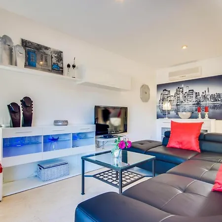 Can Picafort Holiday Sleeps 5 With Air Con And Wifi * Can Picafort (Mallorca)